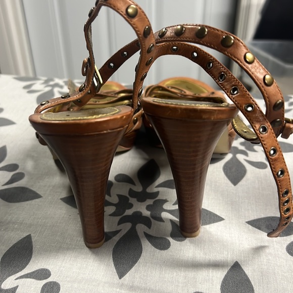 GUESS Tan brown straps heels - Picture 2 of 4